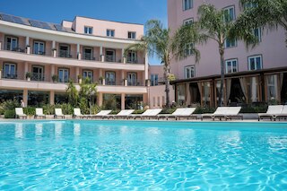 ホテル イソラ サクラ ローマ エアポート