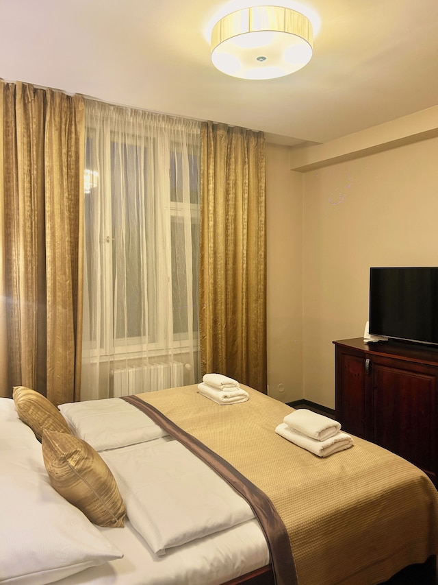 アット ジ オールド レディ