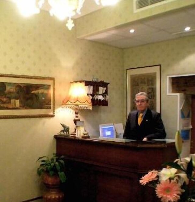 アポストリ パラーチェ