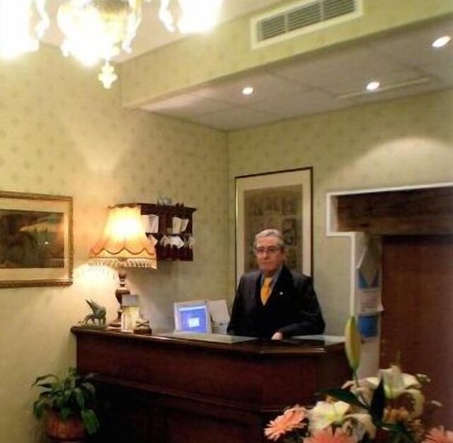 アポストリ パラーチェ