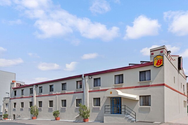 スーパー 8 バイ ウィンダム ロング アイランド シティ LGA ホテル