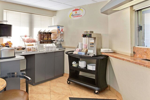 スーパー 8 バイ ウィンダム ロング アイランド シティ LGA ホテル