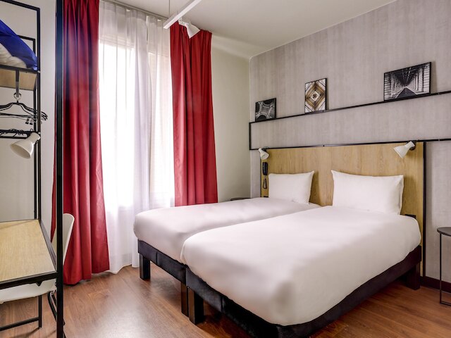 イビス ドメニル ポルト ドレー