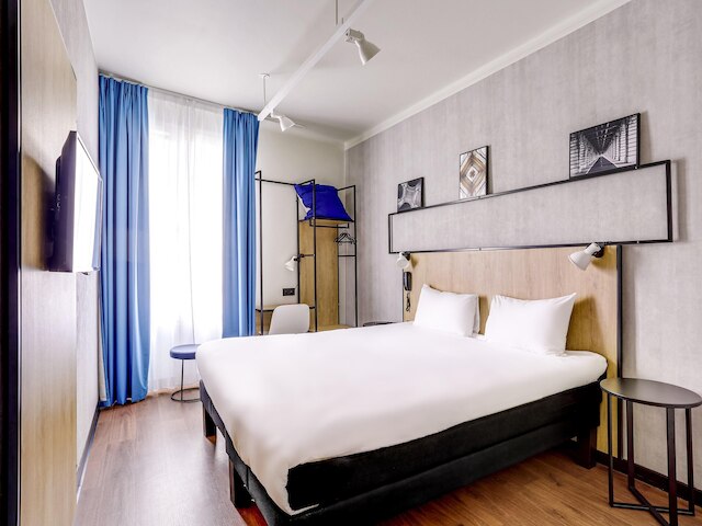 イビス ドメニル ポルト ドレー