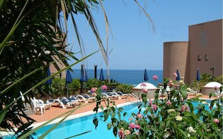 アダウラ ビレッジ エ コングレッシ