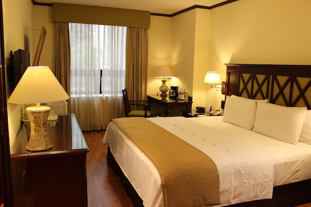 ベストウェスタン プラス ホテル ストフェラ