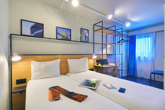 イビス ロリアン サントル ガレ