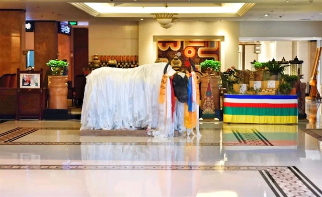 シーザン ホテル 成都 (成都西蔵飯店)