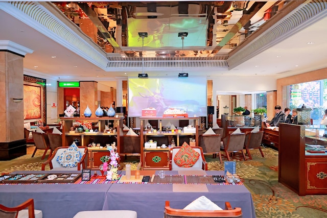 シーザン ホテル 成都 (成都西蔵飯店)