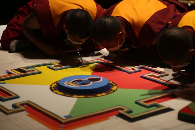 シーザン ホテル 成都 (成都西蔵飯店)