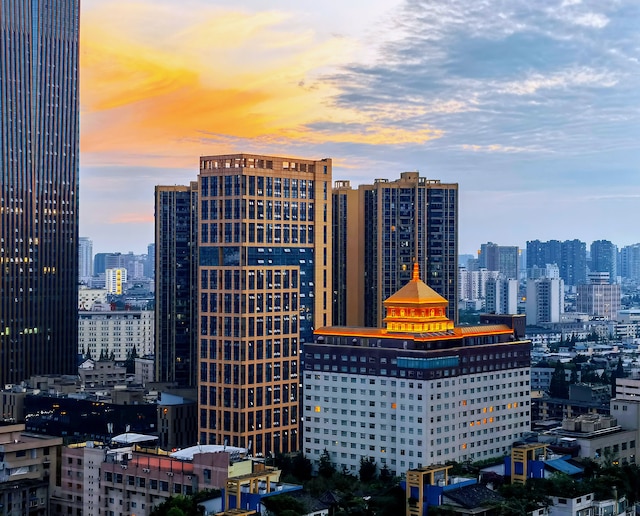 シーザン ホテル 成都 (成都西蔵飯店)