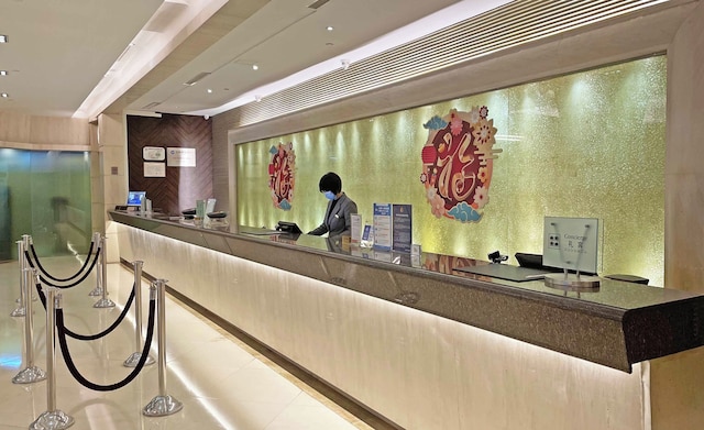 メリー ホテル上海 (上海美丽园龙都大酒店)