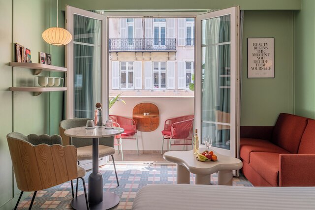 ホテル アパートホテル AMMI ナイス ラファイエット