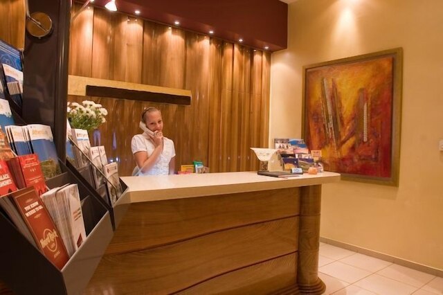 クリスタル シティ ホテル