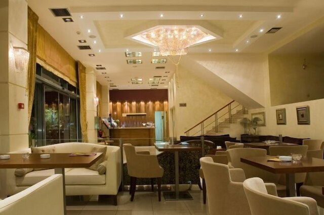 クリスタル シティ ホテル