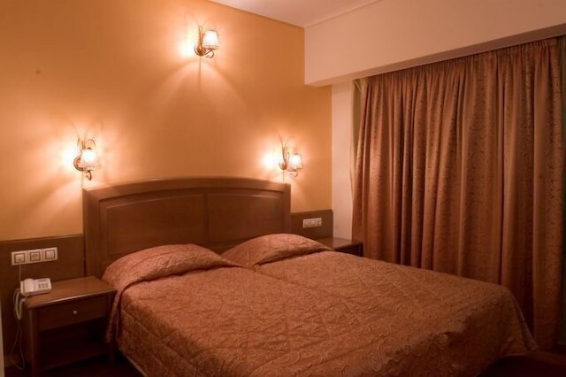 クリスタル シティ ホテル