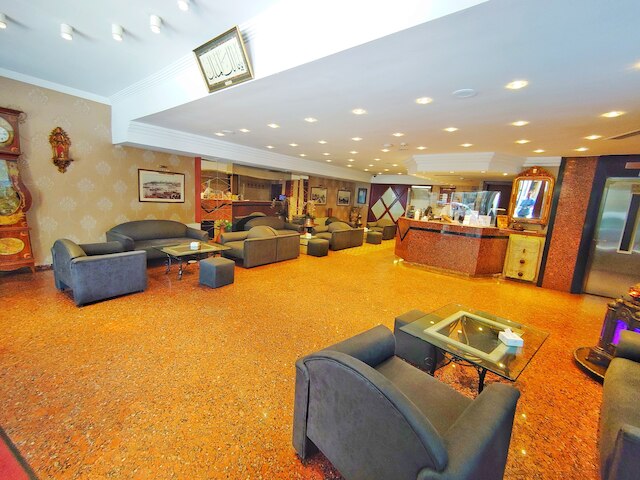 オリエント ミントゥール ホテル