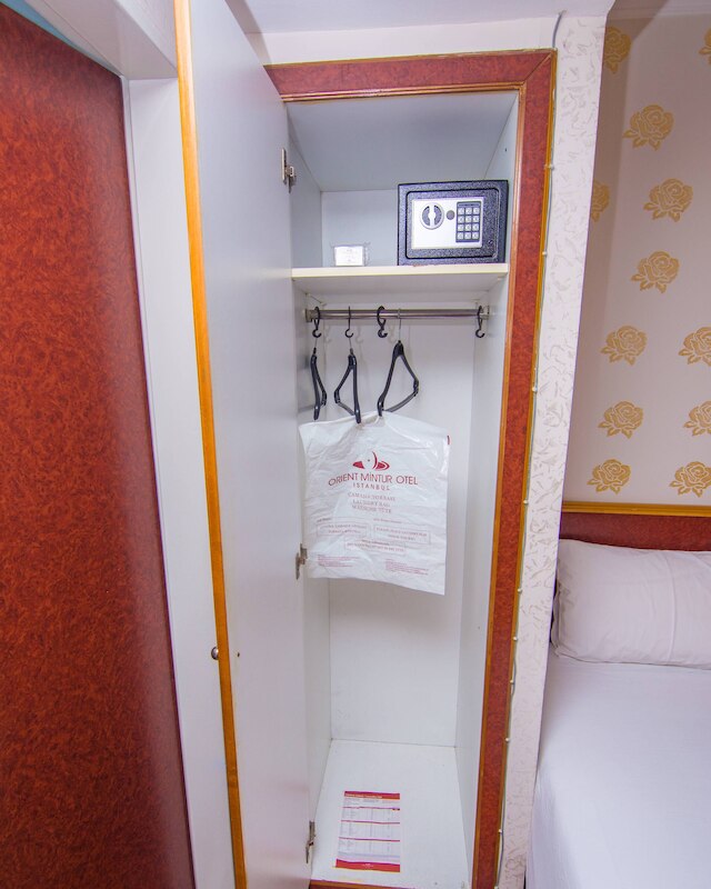 オリエント ミントゥール ホテル