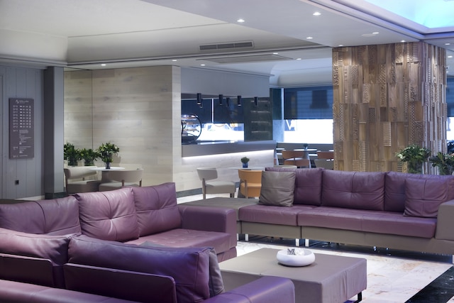 サレス ホテル ペール IV