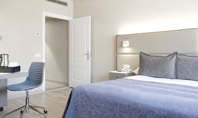 サレス ホテル ペール IV