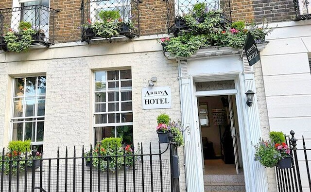 アリヴァ ホテル