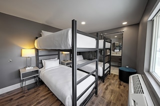 オアシス アット ゴールド スパイク