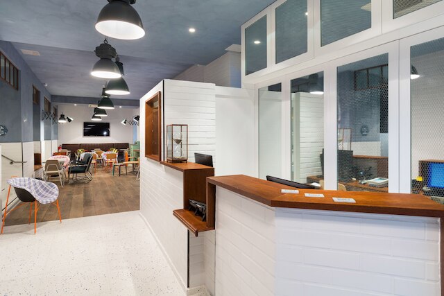 ホステル オズ ニース