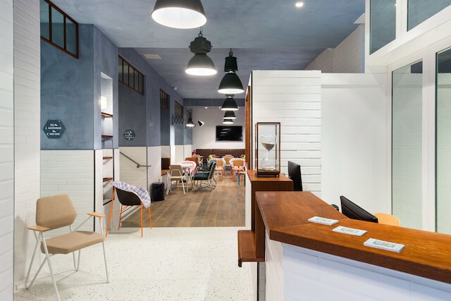 ホステル オズ ニース