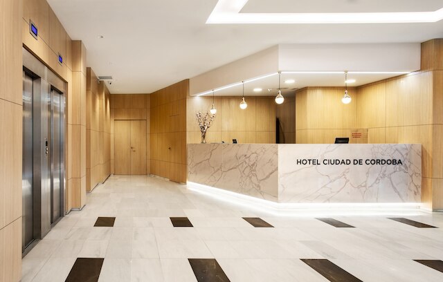 ホテル エグゼ シウダッド デ コルドバ