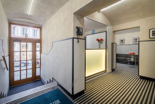 ホテル ホワイト ライオン