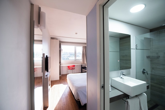 ホテル イビス モンテビデオ ランブラ