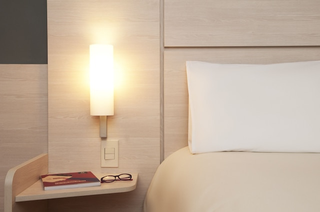 ホテル イビス モンテビデオ ランブラ