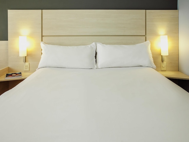 ホテル イビス モンテビデオ ランブラ