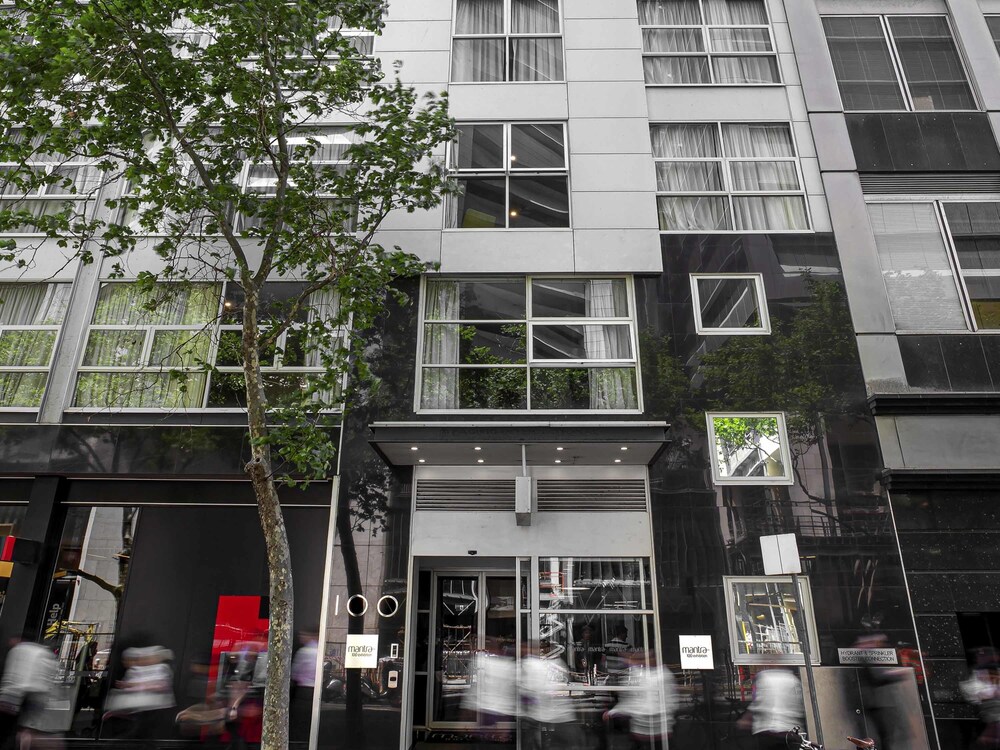 マントラ 100 エキシビション メルボルン