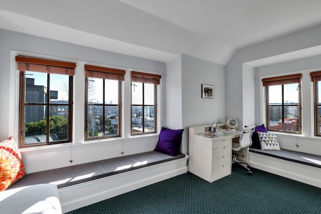 カレッジ イン ホテル