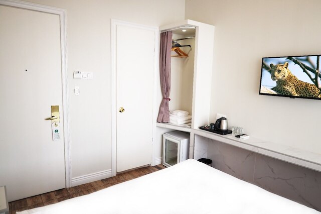 タシャン ビジネス & エアポート ホテル