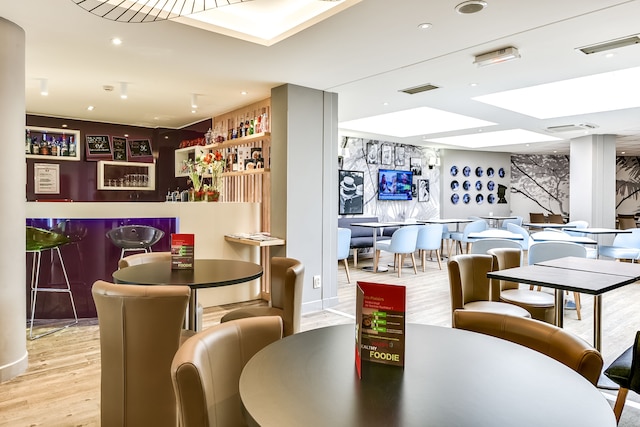 アイビス スタイル ニース ヴュー ポール