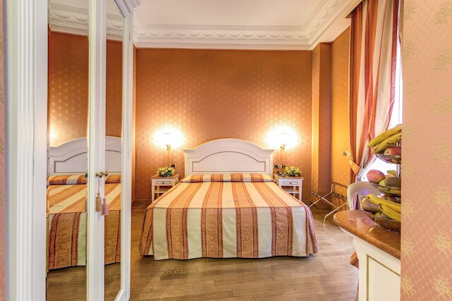 ホテル ラ ルミエール ディ ピアッツア ディ スパーニャ