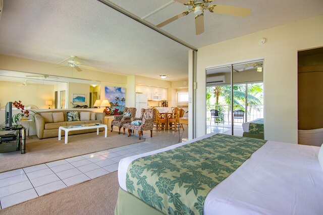 ワイキキ・ショア by アウトリガー