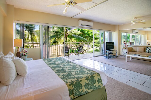 ワイキキ・ショア by アウトリガー