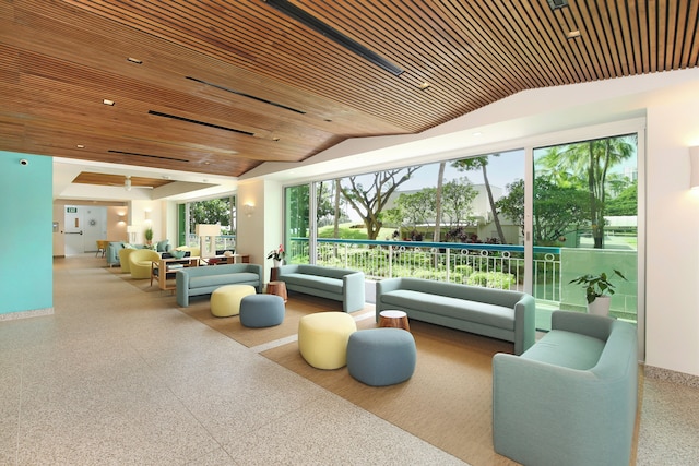 ワイキキ・ショア by アウトリガー