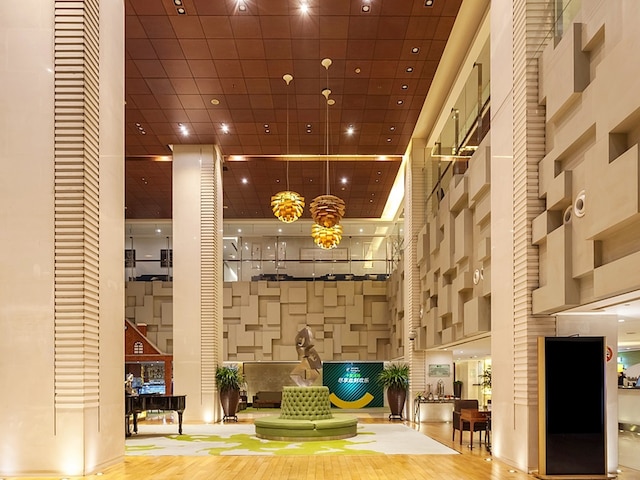 ホリデイ・イン ビスタ 上海 by IHG (上海古井假日酒店)