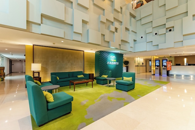 ホリデイ・イン ビスタ 上海 by IHG (上海古井假日酒店)