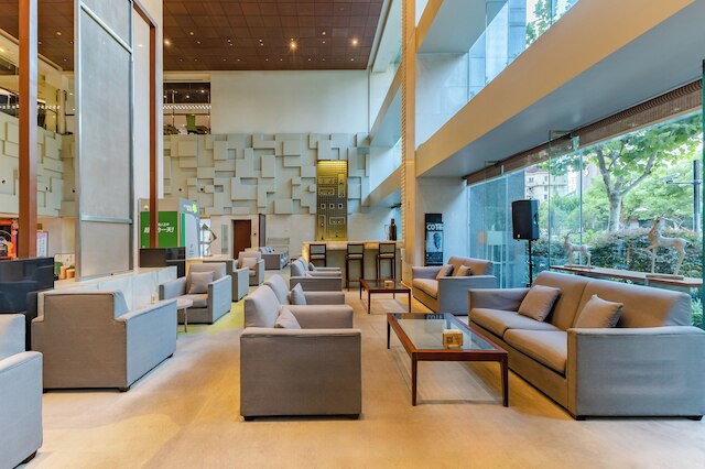 ホリデイ・イン ビスタ 上海 by IHG (上海古井假日酒店)