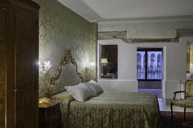 ホテル アル ポンテ アンティコ