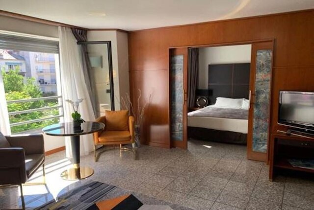 ゴールドスター アパートメンツ ニース