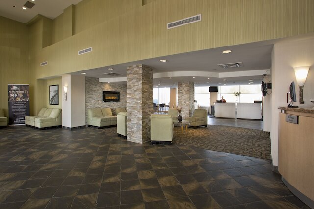 オークス ホテル オーバールッキング ザ フォールズ