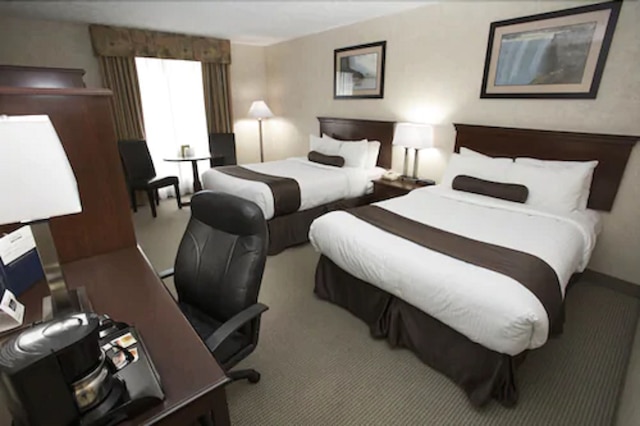 オークス ホテル オーバールッキング ザ フォールズ