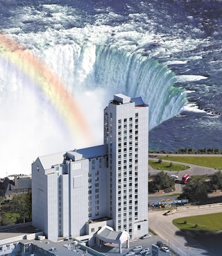 オークス ホテル オーバールッキング ザ フォールズ