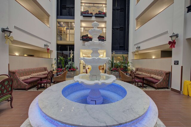 ハンプトン イン & スイーツ ロックビル センター